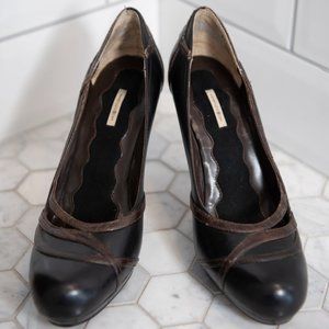 Max Studio black and brown pump with cut out detail